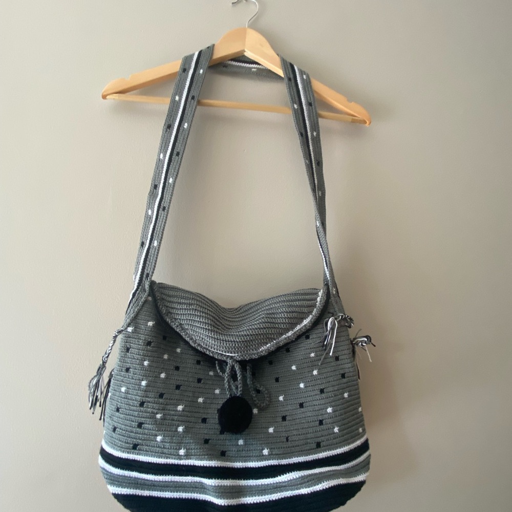 Handmade Colombian Mochila - Picture 3 of 4